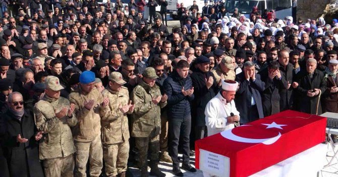 Depremde hayatını kaybeden Vanlı asker son yolculuğuna uğurlandı