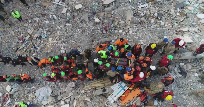 107. saatte sevincin adresi Arzu Apartmanı