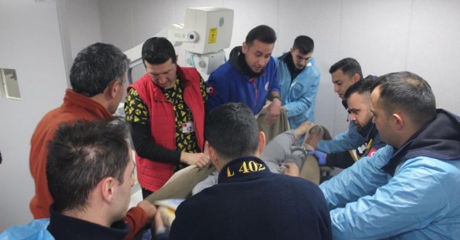 TCG Bayraktar’da yaralı vatandaşların tedavisi sürüyor