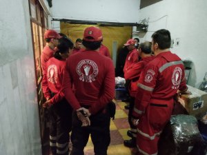 Meksikalı ekipler enkaz altından 3 kişiyi sağ olarak çıkardı