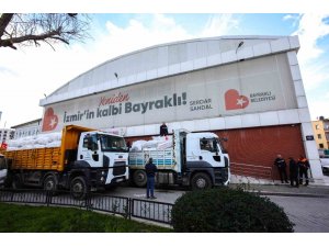 Bayraklı Belediyesinin yardım tırları umut oluyor