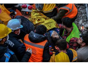 Enkaz altından 110 saat sonra hayata dönüş