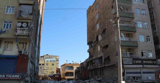 Diyarbakır’da Dündar Apartmanı’nın enkazında çalışmalar tamamlandı