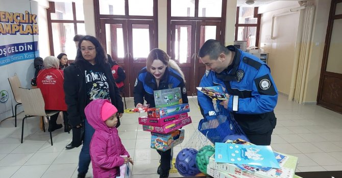 Kastamonu Emniyet Müdürlüğünden depremzedelere destek