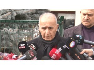 Siyasilerden eski CHP Genel Başkanı Baykal’ın evine taziye ziyareti