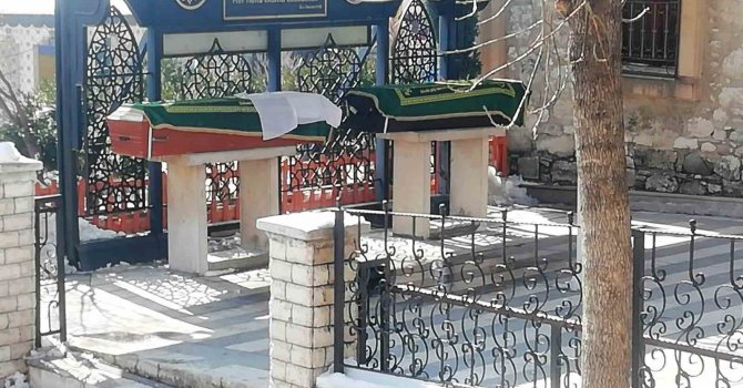 Depremde hayatını kaybeden baba ve kızı Emet’te toprağa verildi