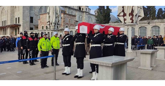 Depremde hayatını kaybeden polis memuru son yolculuğuna uğurlandı