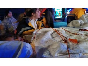 İstanbul’a deprem bölgelerinden 51 yaralı getirildi