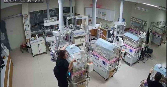 Yenidoğan bakım ünitesinde deprem paniği yaşandı, hemşireler hayatlarını böyle hiçe saydı