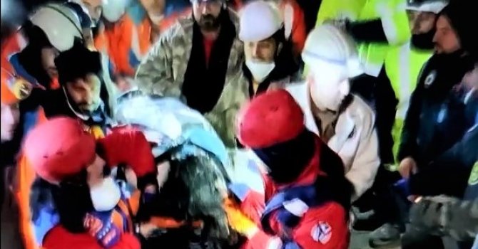 142 saat sonra sağ kurtulan Meltem öğretmenin ilk isteği çay oldu