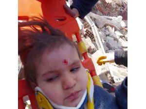 Küçük kız 150. saatte çıkarıldı