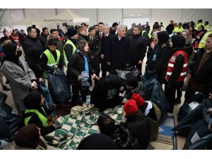 Lise öğrencileri depremzedeler için soba üretiyor