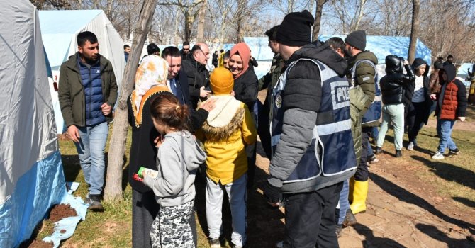 Bağlar’da depremin yaraları sarılıyor