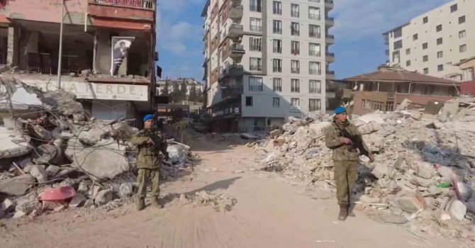 4’üncü Komando Tugayı Hatay’da asayişi sağlıyor