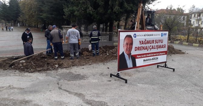 Öğrencilerin ayakları artık ıslanmayacak