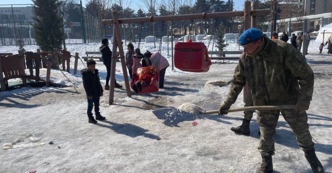 41’inci Komando Tugay Komutanlığı yardım faaliyetlerine devam ediyor