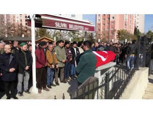 Depremde hayatını kaybeden Gökhan öğretmen Silivri’de toprağa verildi