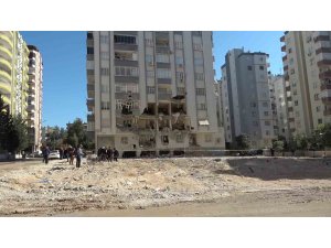 Adana’da enkazın izleri siliniyor