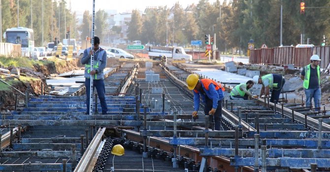 3. Etap Raylı Sistem’de raylar döşenmeye başladı