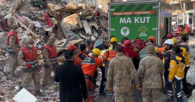 Hatay’da 155’inci saatte inanılmaz kurtuluş: 6 aylık hamile Hedil Batal umutları yeşertti