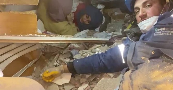 Madenciler depremden 160 saat sonra 2 kişiyi daha kurtardı