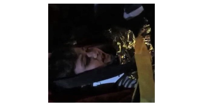 Enkazdan sağ çıkartılan minik Yiğit, korku dolu 161 saatin nasıl geçtiğini anlattı