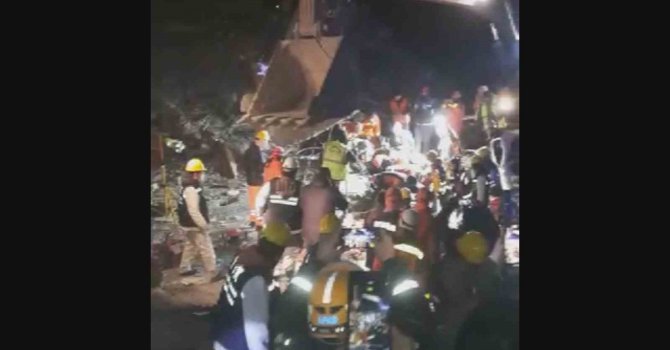 Asrın felaketinde umut sürüyor: İslahiye’de 170. saatte Sibel Kaya enkaz altından çıkarıldı