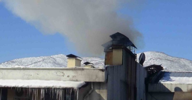 Tunceli’de baca yangını büyümeden söndürüldü