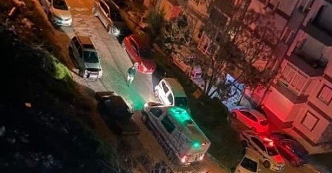 Dayısını bıçaklayıp öldürdü