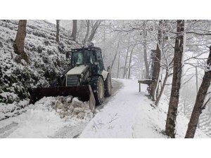 Rize’de kar yağışından ötürü 26 köy yolu ulaşıma kapandı