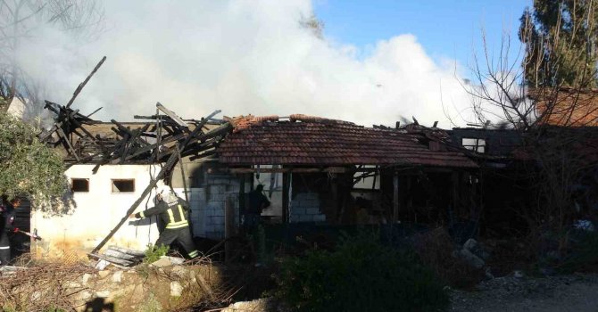 Fethiye’de iş yeri yangını