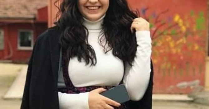 Hatay’daki enkazdan cenazesi çıkarılan 8 aylık hamile öğretmen toprağa verildi