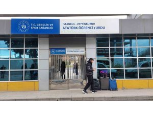 İstanbul’da öğrenciler yurtları boşaltmaya başladı