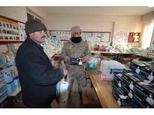 Okul ’market’ oldu, güvenlik korucuları ’çalışan’