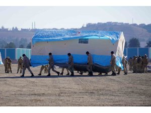 Çadır kentte içme suyu ve altyapı çalışmaları başladı
