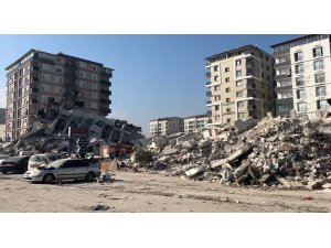 Hatay’da o cadde yerle bir oldu: Görüntüler hayalet şehri andırdı