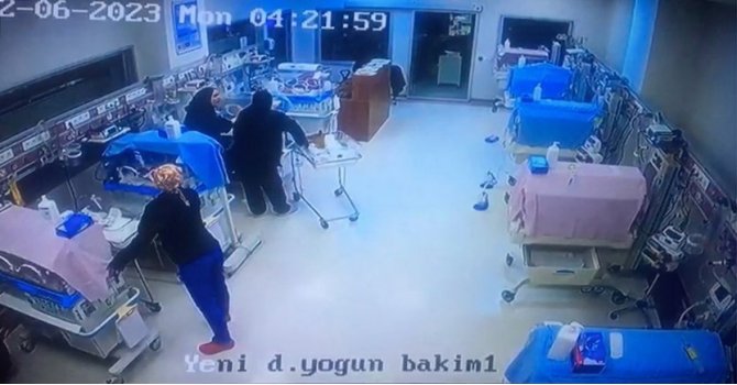 Şiddetli sarsıntıya rağmen kuvözleri bırakmadılar