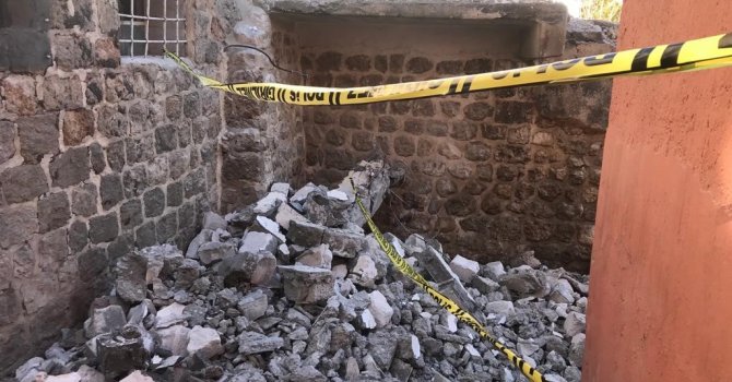 Mardin’de işçilerin üstüne cami lojmanı çöktü: 1 ölü, 1 yaralı