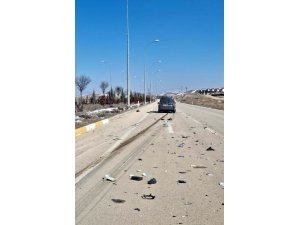 İki aracın çarpıştığı kazada biri çocuk 3 kişi yaralandı