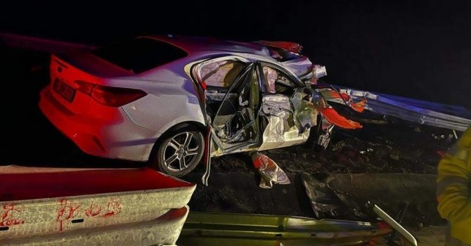 Otoyolda kaza: 1 ölü, 1 yaralı