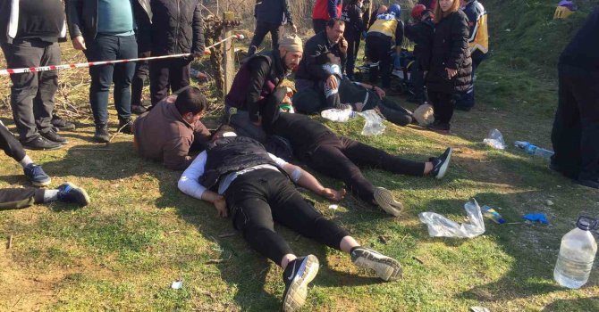 Manisa’da işçi servisine tır çarptı: 17 yaralı