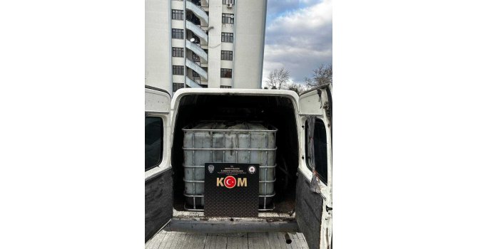 2 bin litre kaçak akaryakıtla yakalandılar