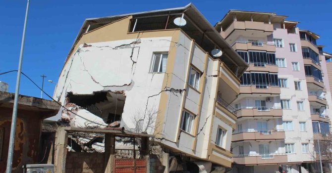 Depremin şaşırtan karesi