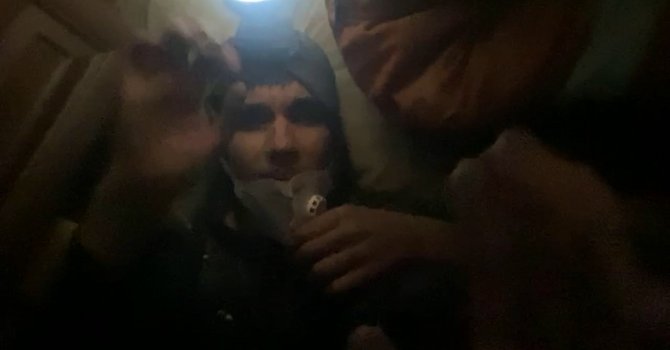 Depremin 198. saatinde enkaz altından Türkiye’ye el salladılar