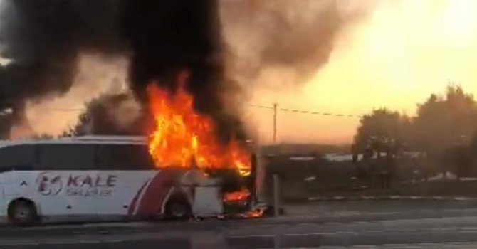İstanbul’dan yola çıkan yolcu otobüsü alev alev yandı