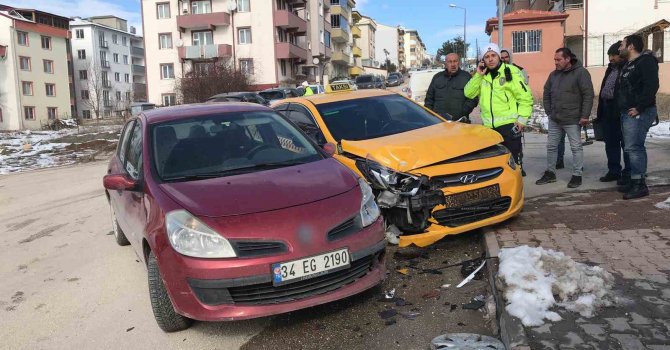Bilecik’te yaşanan trafik kazası ucuz atlatıldı