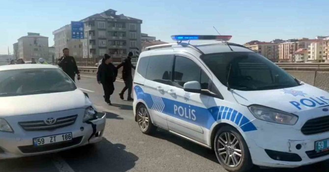 Yolun karşısına geçmek isterken canından oldu