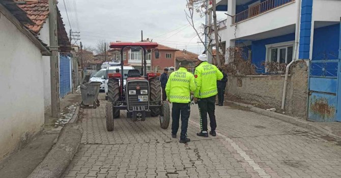 Traktörden düşen kadın yaralandı