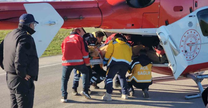 198’inci saatte enkazdan sağ çıkartılan Muhammed helikopterle Diyarbakır’a sevk edildi