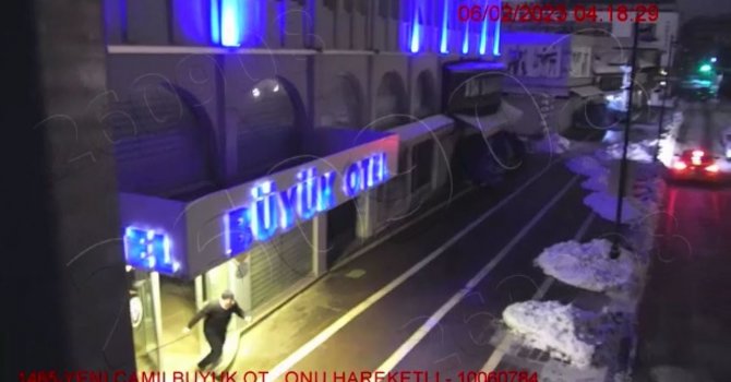 Depremde binaların ardı ardına yıkıldığı görüntüler ortaya çıktı